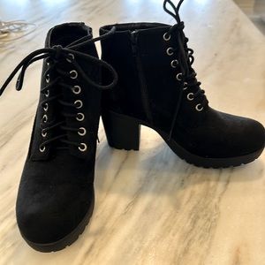 Black wedge boots